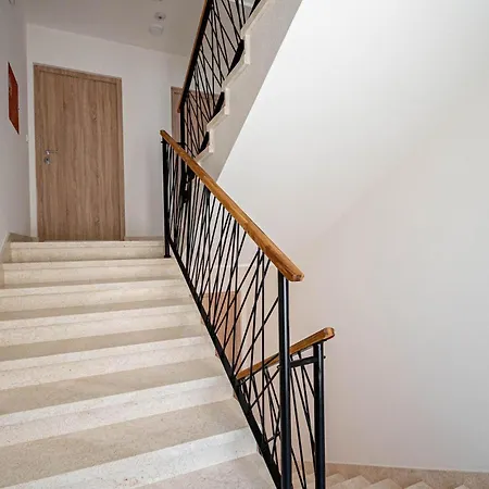 Apartamento Beautiful In With Wifi Orebić